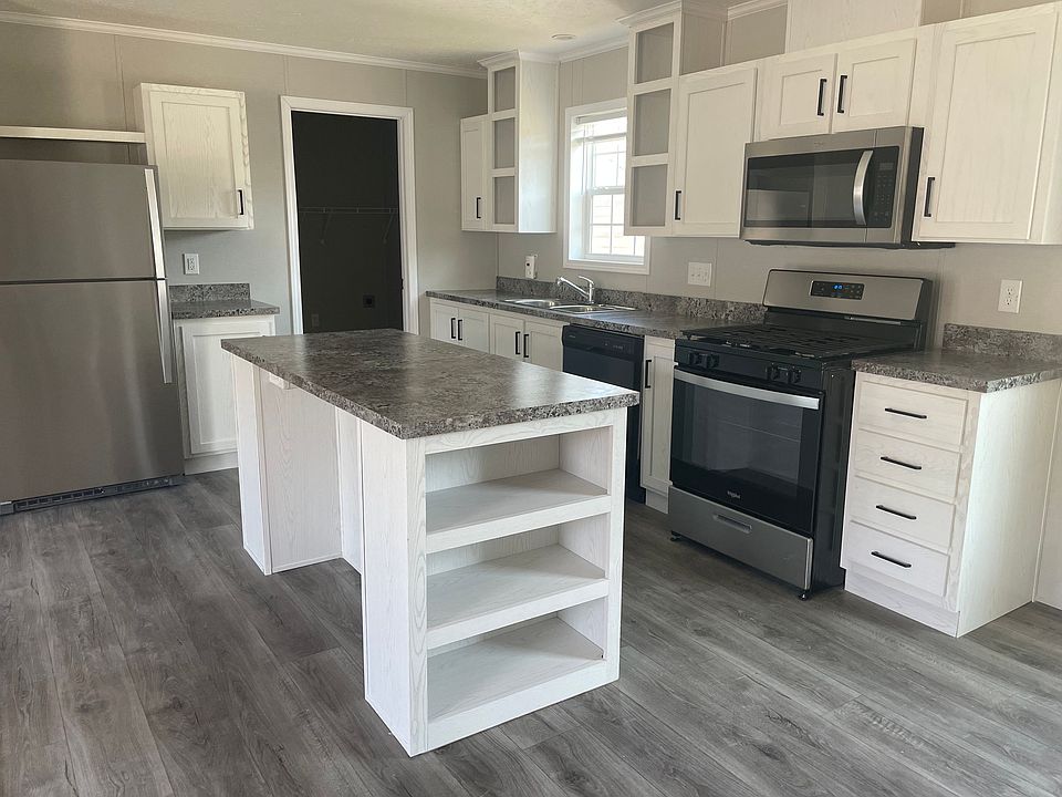 1st image of 373 English Oak Ln #373