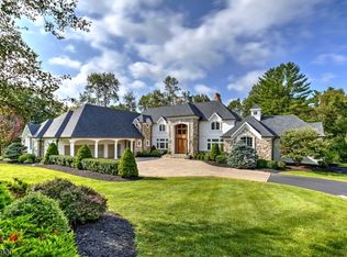 1 Forest View Dr, Peapack-Gladstone, NJ 07934