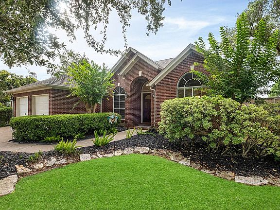 2nd image of 7522 Orchard Hills Ln