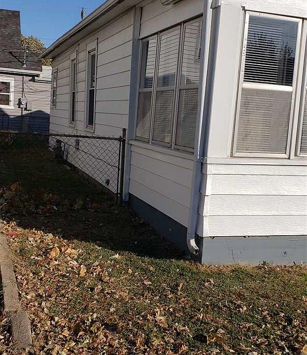 2nd image of 4605 S 33rd St