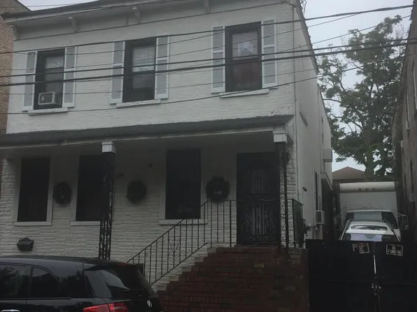 3538 104th St, Corona, NY 11368