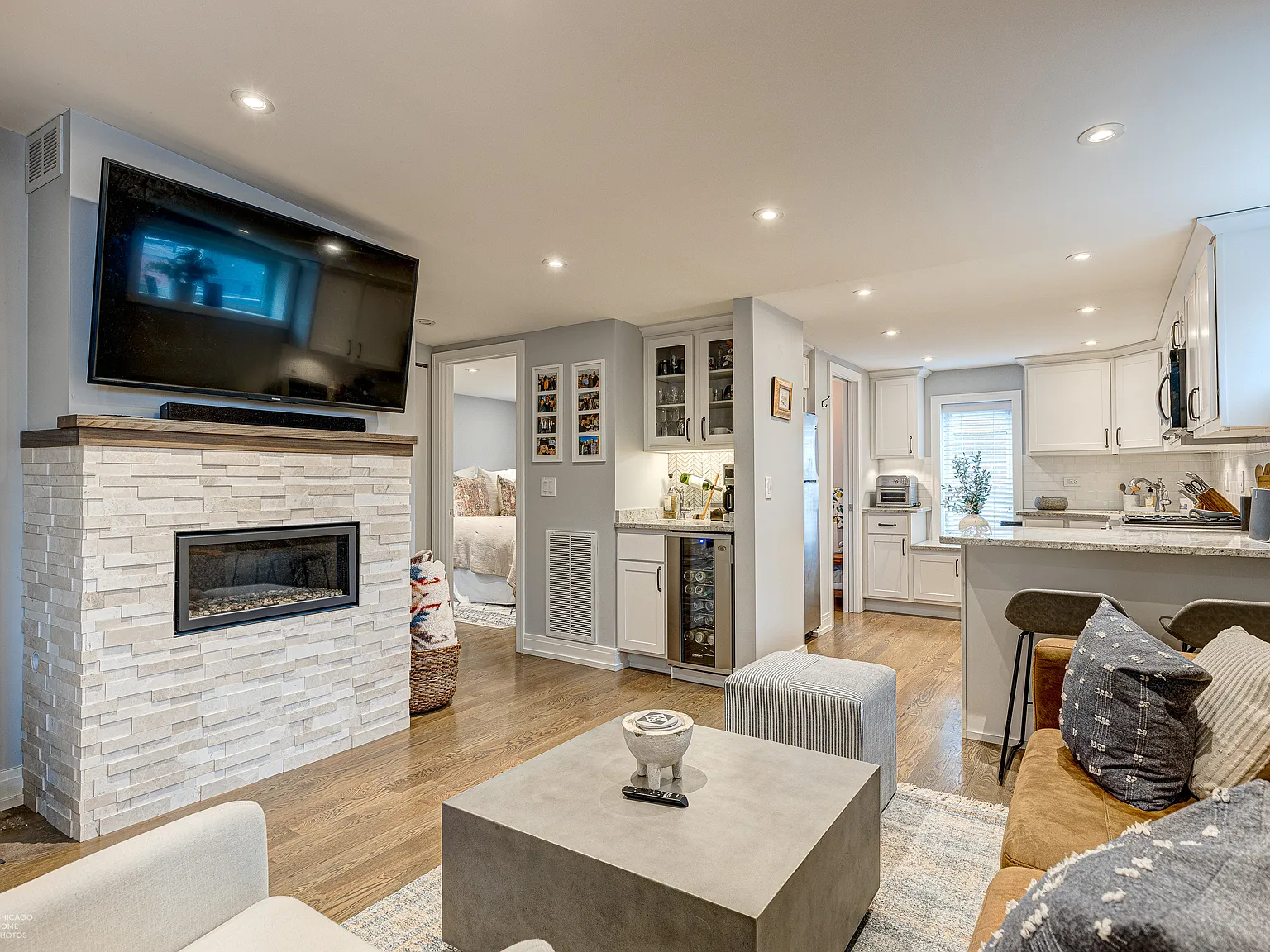 2 bed, 1.5 bath, $3,200 — Photo 1