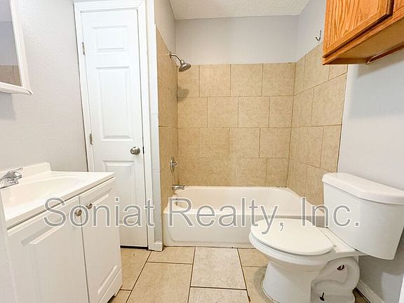 5th image of 8923 Palm St
