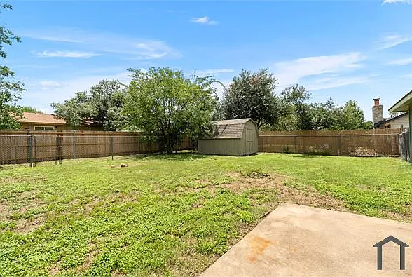 3915 Hillside Dr — Photo 33