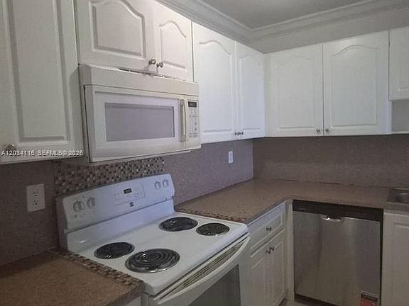 3rd image of 6940 Miami Gardens Dr #1522