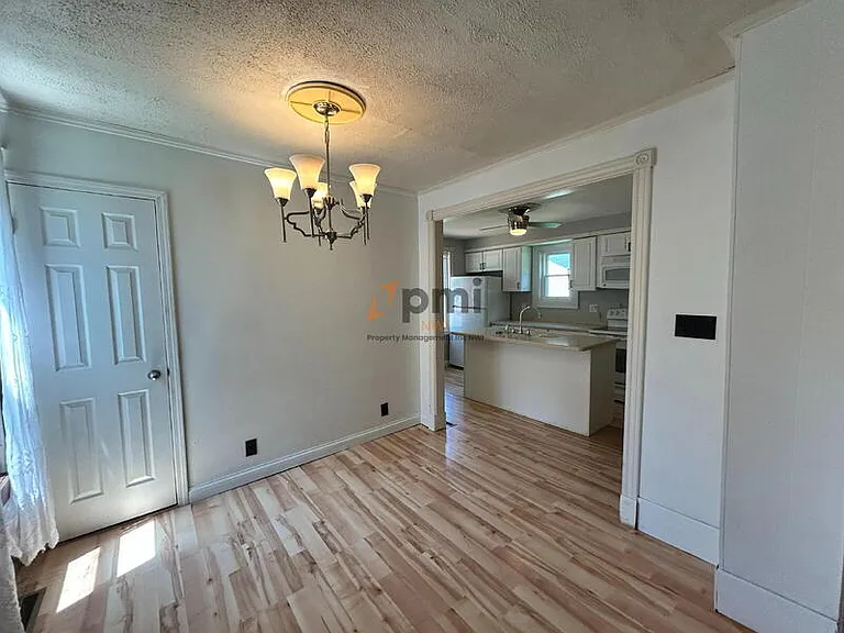 257 S 20th St — Photo 5