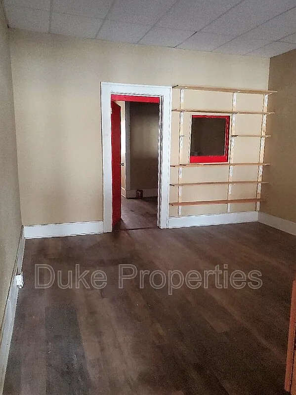 Brooks-Thurston Neighborhood — Photo 4