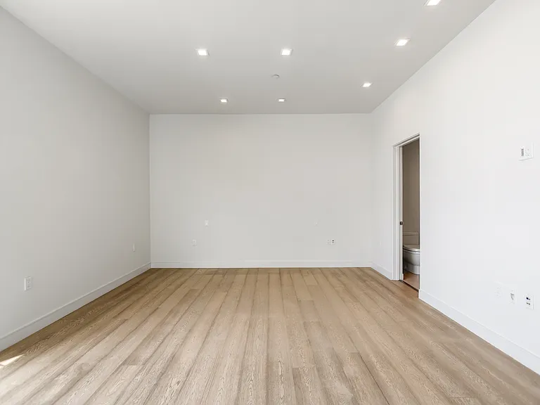 1125 Kings Rd #Penthouse 7 — Photo 16