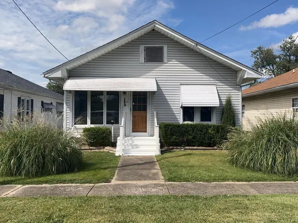 123 S State St, Christopher, IL 62822