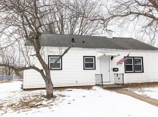 2012 State St, Cedar Falls, IA 50613