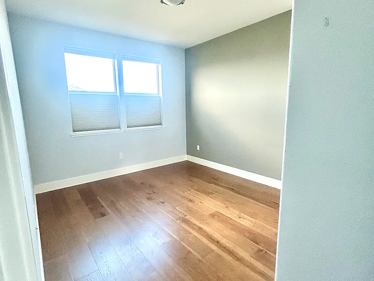 Lexington Ln — Photo 14