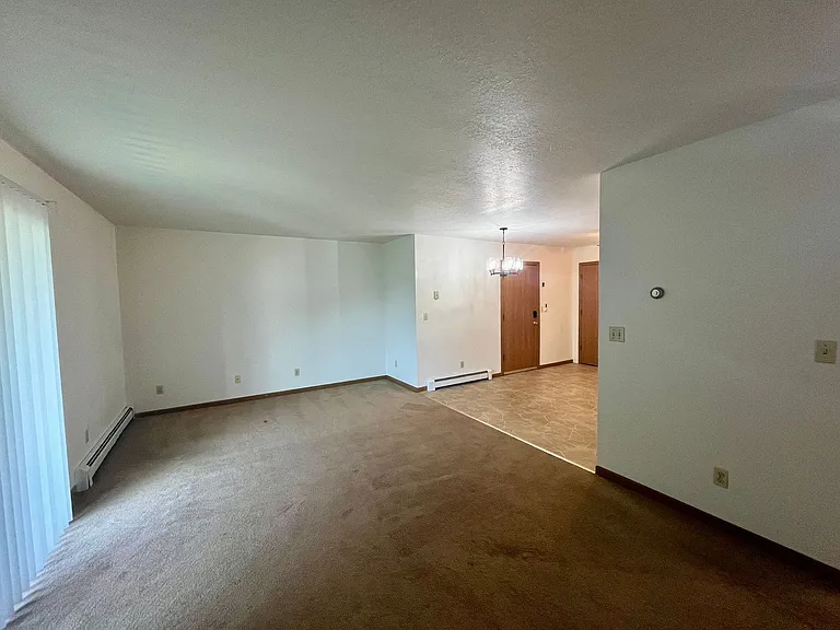 2710 Washington Ave — Photo 5