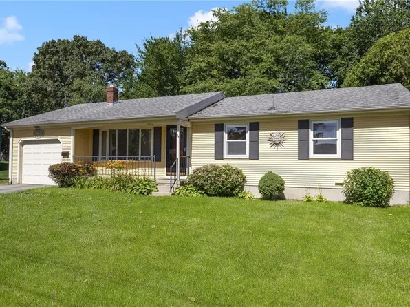 55 Swallow Dr, Cranston, RI 02920