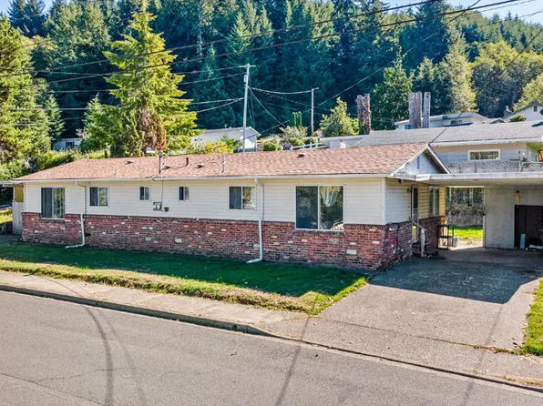 2460-2462 Bowman Rd, Reedsport, OR 97467