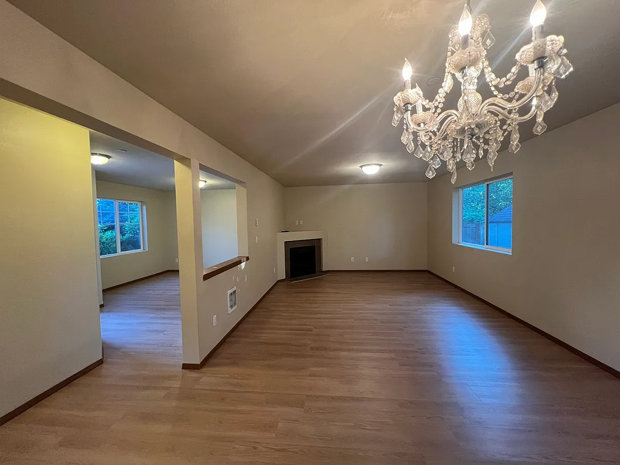 4 bed, 2.5 bath, 2068 sqft, $3,540 — Photo 3