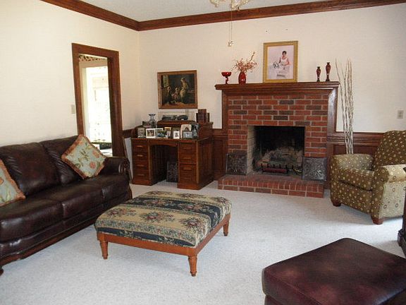 3rd image of 861 Deercrest Cir