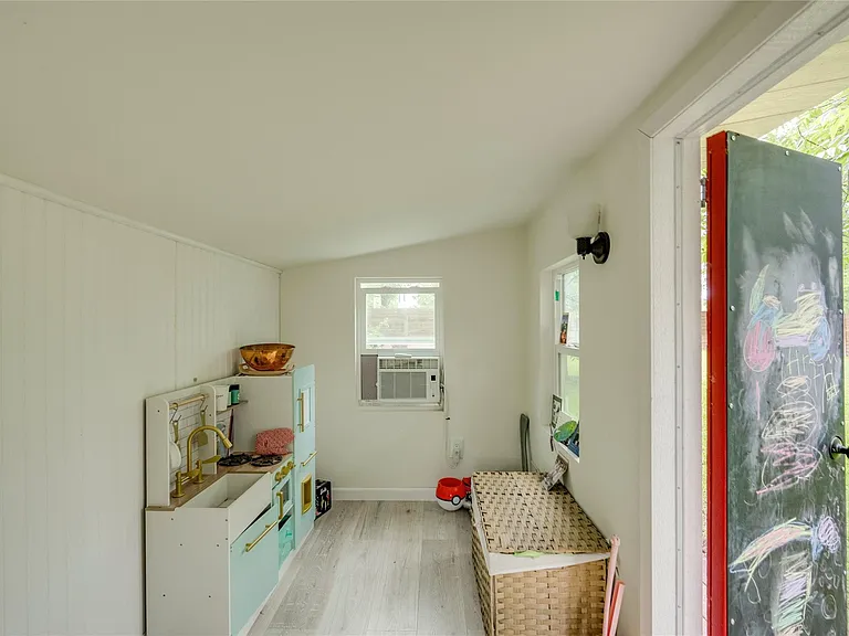 406 Arbor Ln — Photo 38