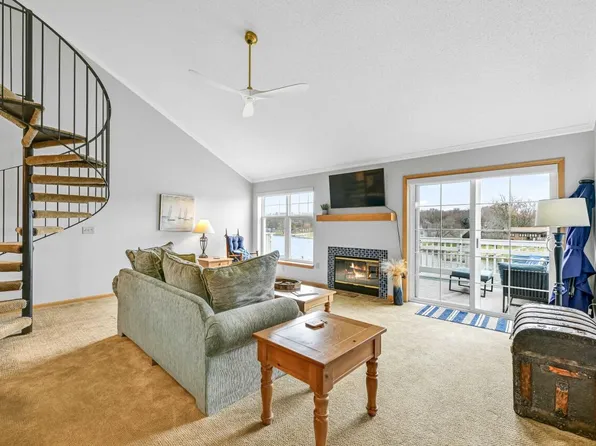 2205 Landings LANE, Delavan, WI 53115