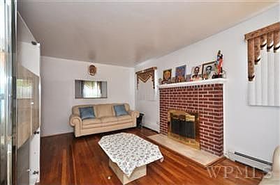 4th image of 84 Morsemere Ave