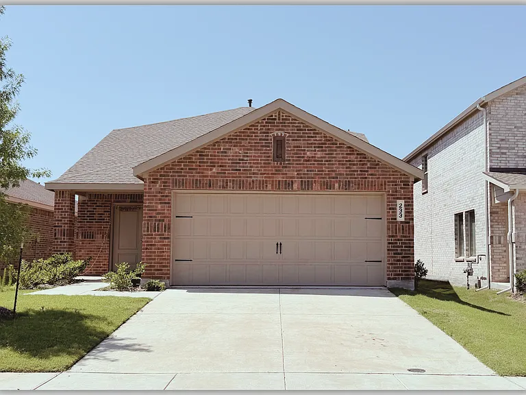 233 Ashbrook St — Photo 1