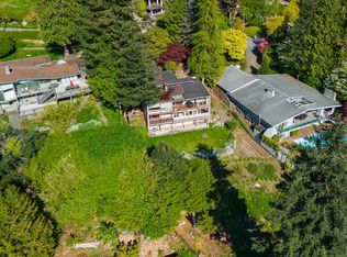 2664 Rosebery Ave, West Vancouver, BC V7V 3A2