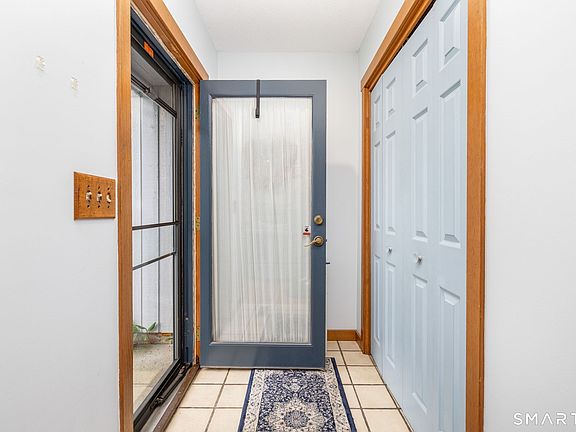 5th image of 1469 Farmington Avenue #46