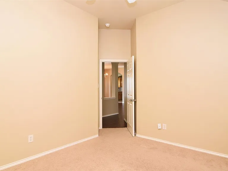 1827 Vanderwilt Ln — Photo 17