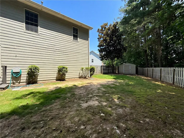 1707 Hidden Pond Cir — Photo 30