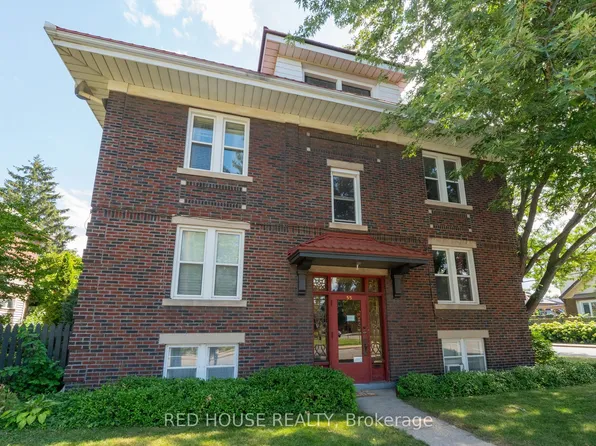 55 Balsam Ave S #6, Hamilton, ON L8M 3A9