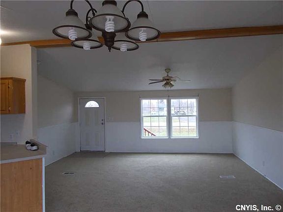 4th image of 20511 Pine Ave