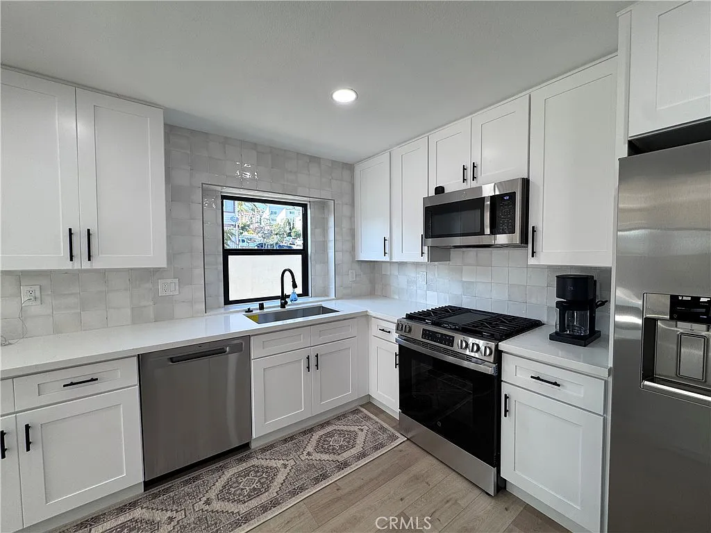 1 bed, 903 sqft, $4,000 — Photo 3
