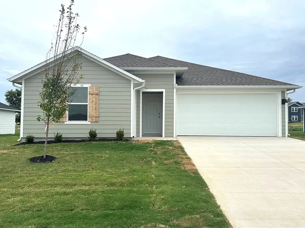 530 Riggs St, Prairie Grove, AR 72753
