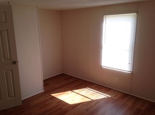 700 W Elm St TRLR 20, Edna, TX 77957