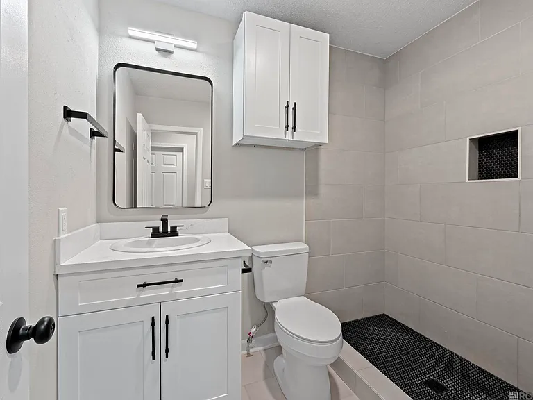 8724 Metairie Dr — Photo 12