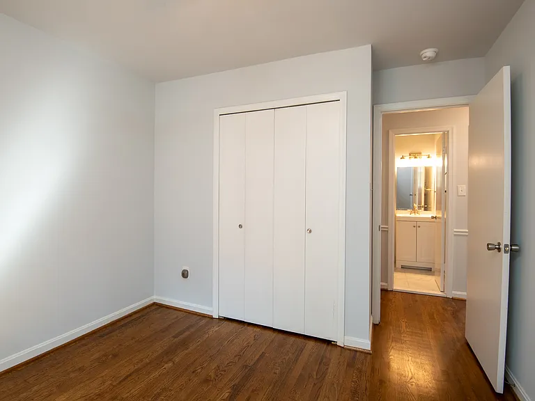 3202 Adams Ct — Photo 11