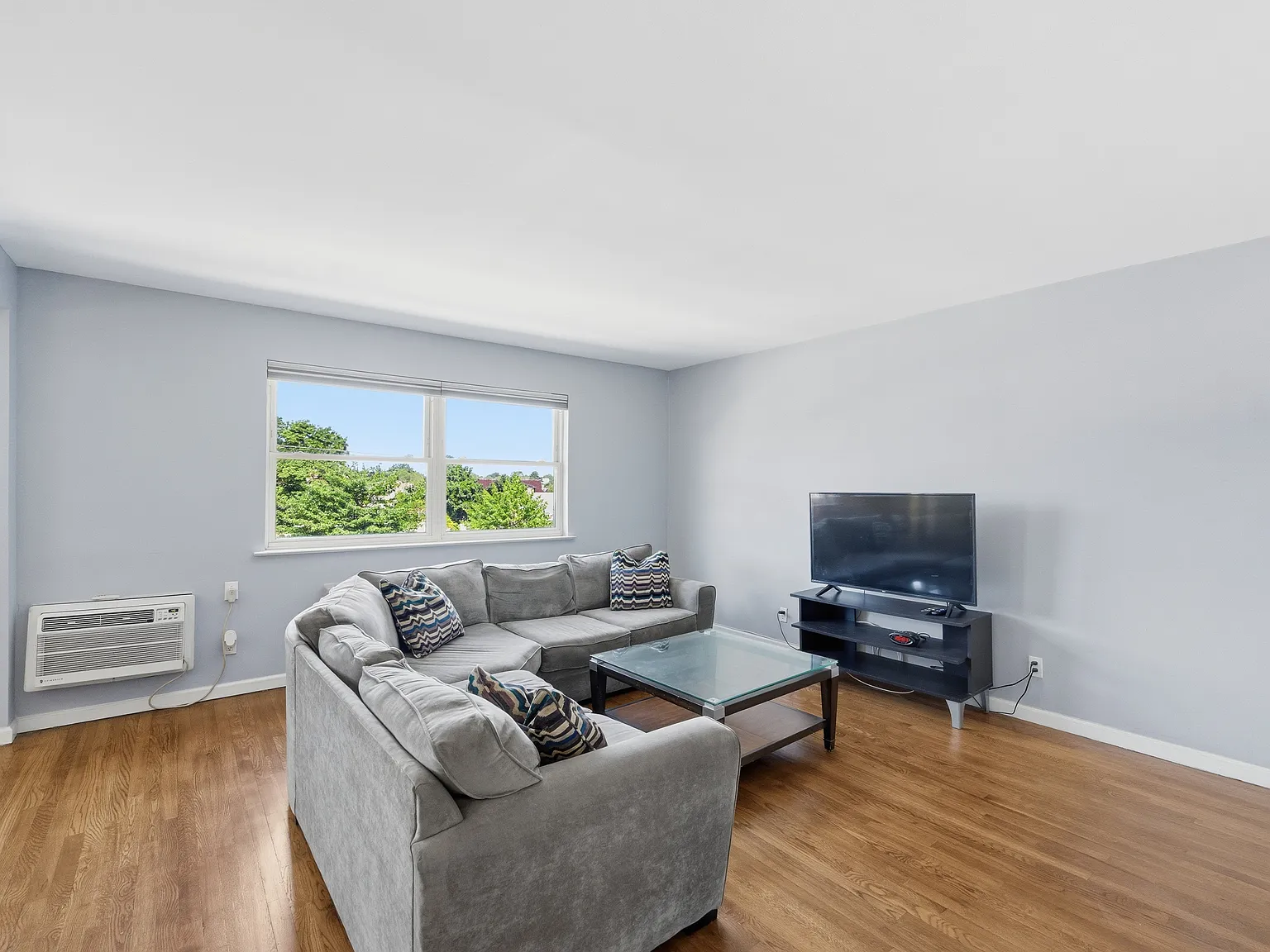 3 bed, 1146 sqft, $3,800 — Photo 4