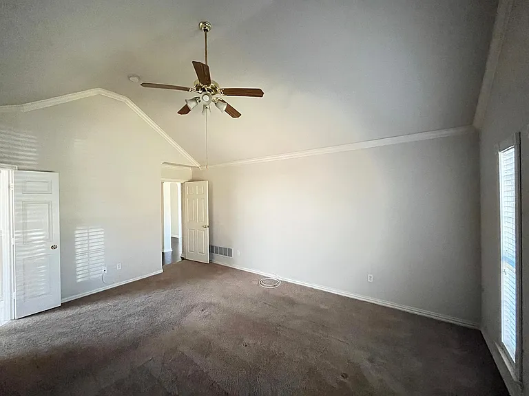 6021 Blue Spruce Ln — Photo 12