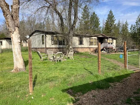 5845 Rhodes Ln, Eagle Pt, OR 97524