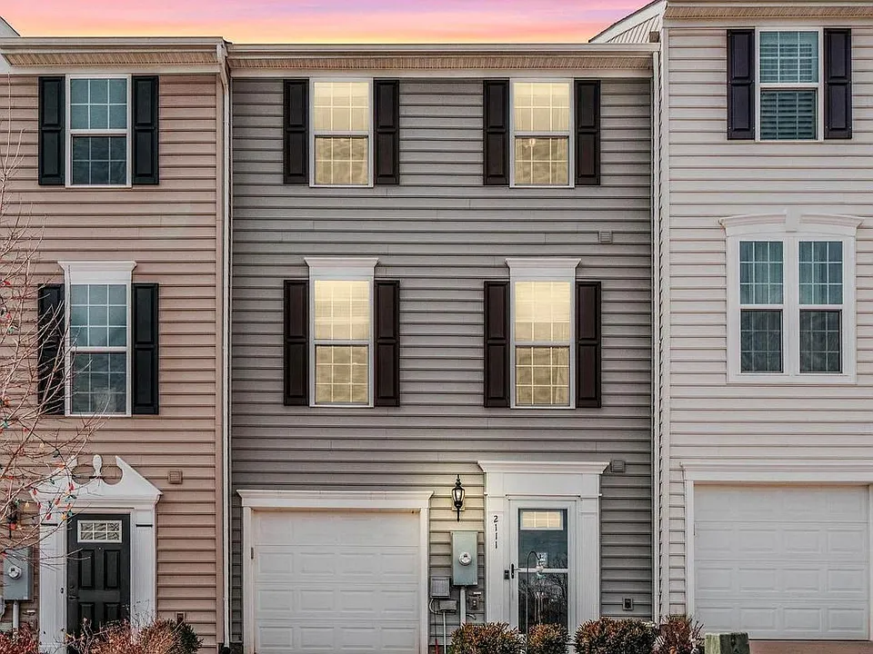 2111 Elm Tree Knl