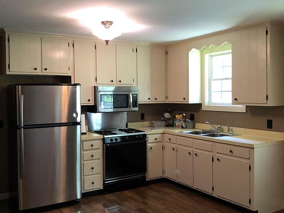 3rd image of 316 Townes Dr