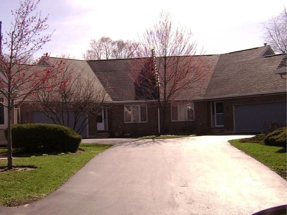2nd image of 1609 E Avon Ct