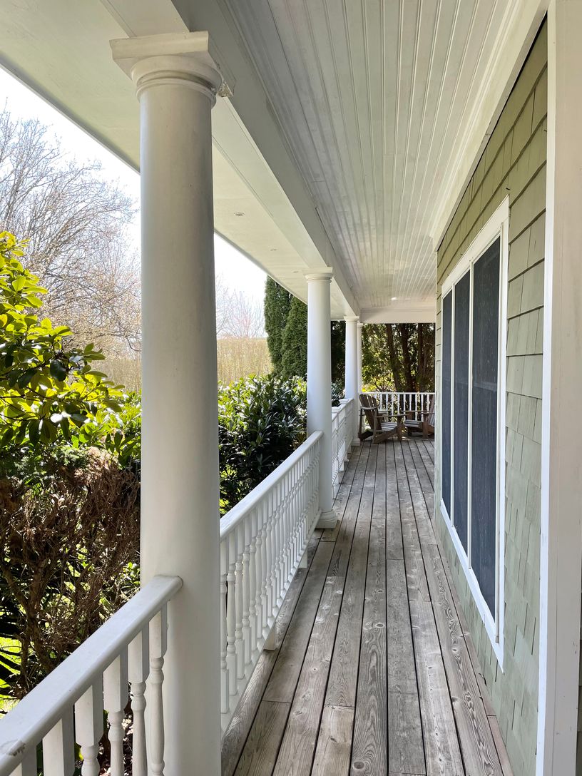  Spacious Coverd Porch 