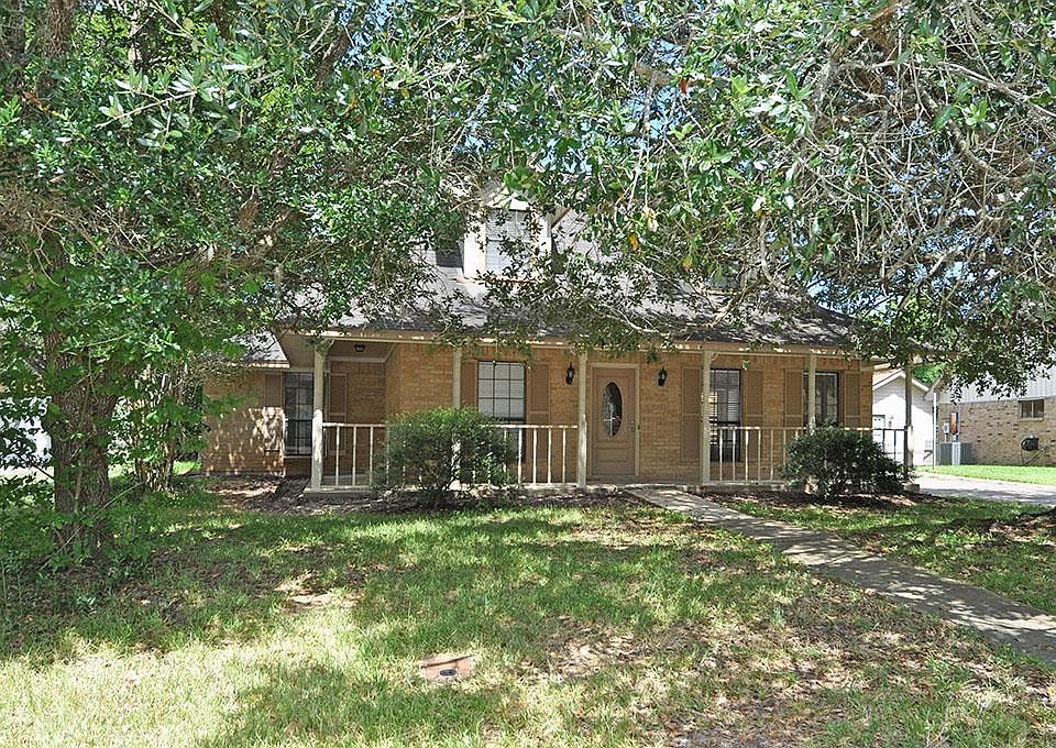 1st image of 208 Daffodil St