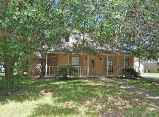 208 Daffodil St, Lake Jackson, TX 77566