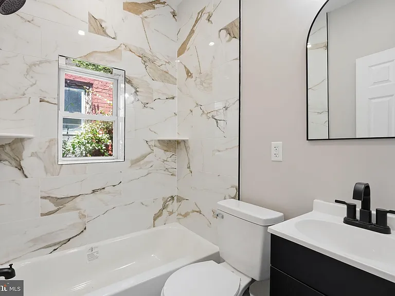 865 N 47th St #2 — Photo 9