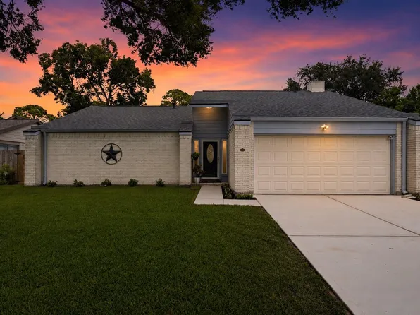16319 Mill Point Dr, Houston, TX 77059