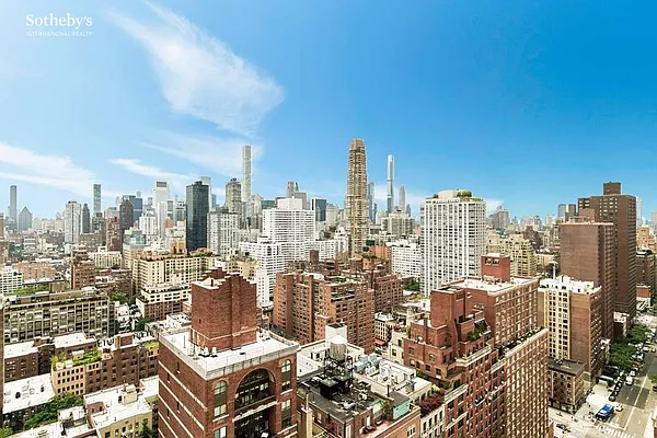 Sold by Sotheby's International Realty | media 3