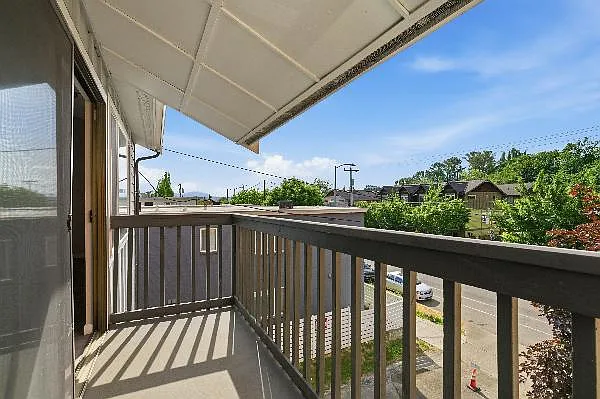 Large lanai or balcony