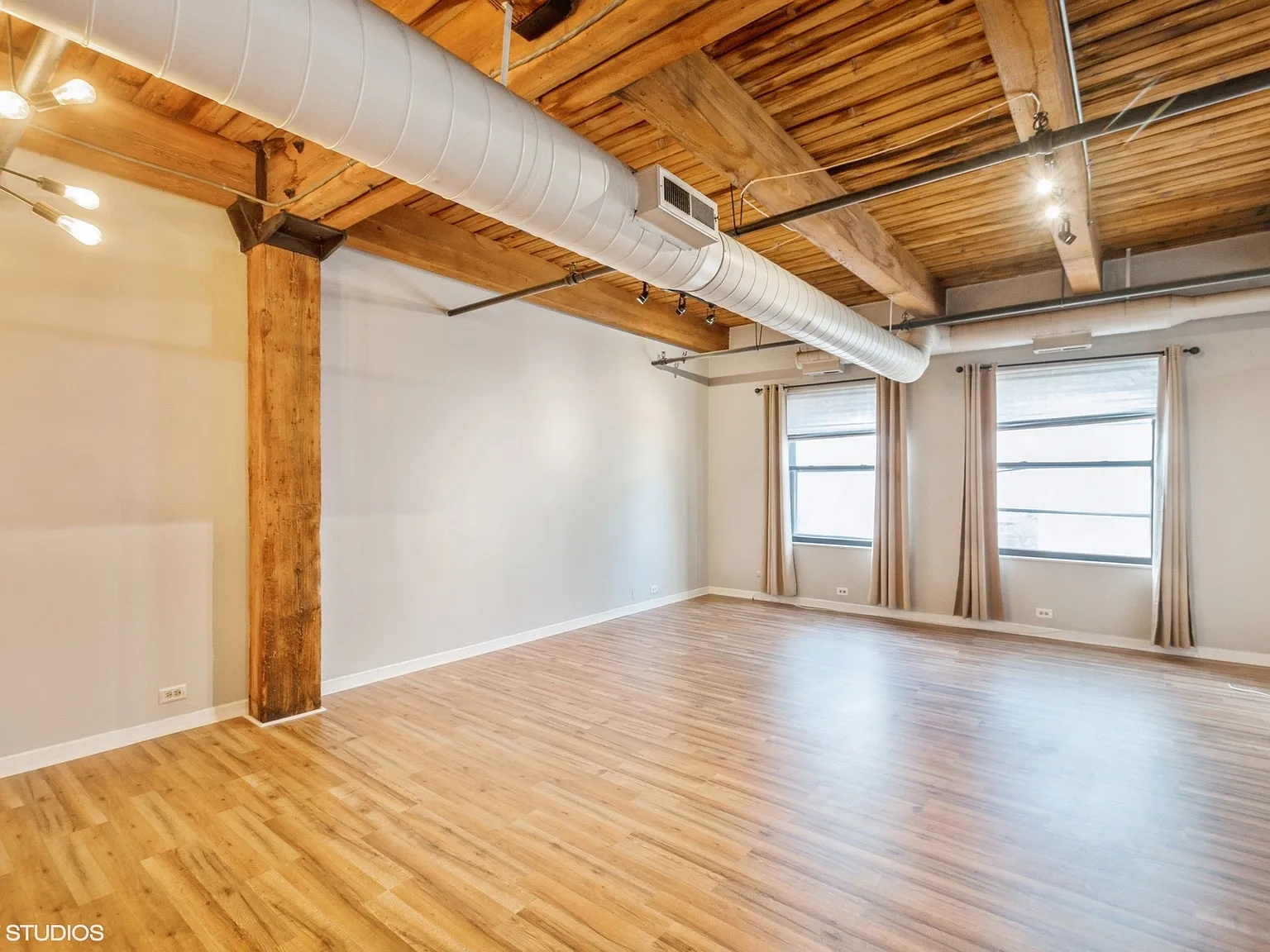 1 bed, 921 sqft, $2,500 — Photo 3