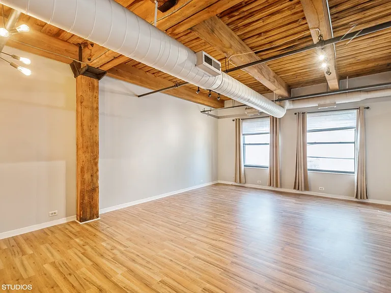 225 W Huron St #316 — Photo 3